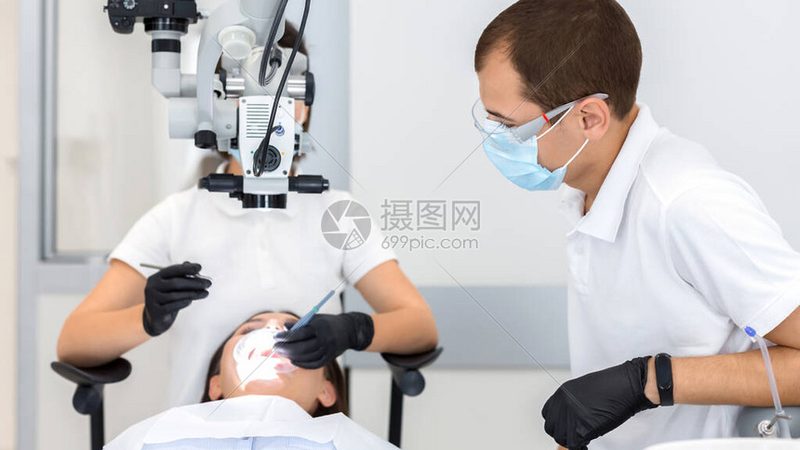 隐形矫正牙套：揭秘分类与选择之道**